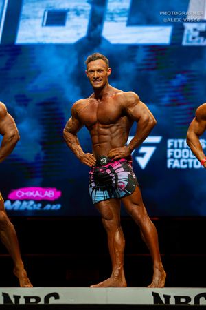 MEN'S PHYSIQUE 174